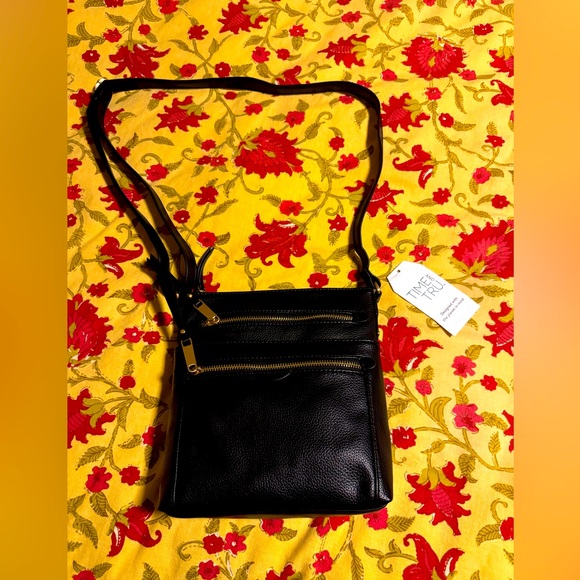 Handbag Bundle!! 👜 - Picture 2 of 16